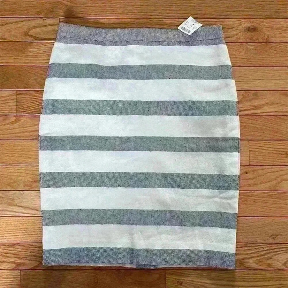 J. Crew Women's Striped Pencil Skirt Size 0 White Blue Knee Length Linen Blend - Picture 1 of 6